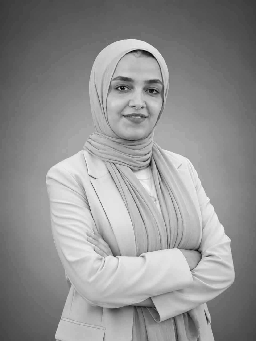 Israa — صانعة محتوى · Content Creator, Optiiimum